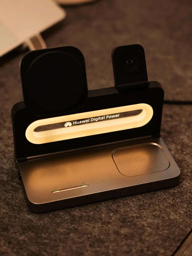 A customized wireless charger with geometric light, perfect for custom logo gifts and corporate gifting. An innovative and elegant way to enhance brand presence.