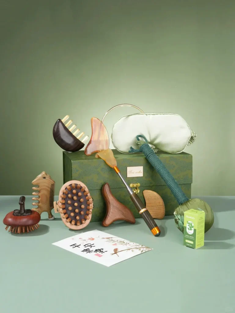 Executive wellness gift set with premium office relaxation items — includes acupressure hammer, scalp massage combs, thermal cup, natural sandalwood soap, and elegant keychain. Perfect executive gift idea for daily stress relief and wellness care.