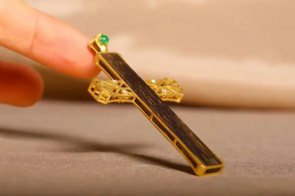 Custom Wood Gifts for Wholesale Buyers: How Retailers Source Custom Religious Gifts That Actually Sell (LUGVO) 2 A cross necklace made with a combination of wood and metal, aligned with Custom Wood Gifts and Religious Gifts for faith-based jewelry, church gift shops, Christian events, and meaningful everyday wear.