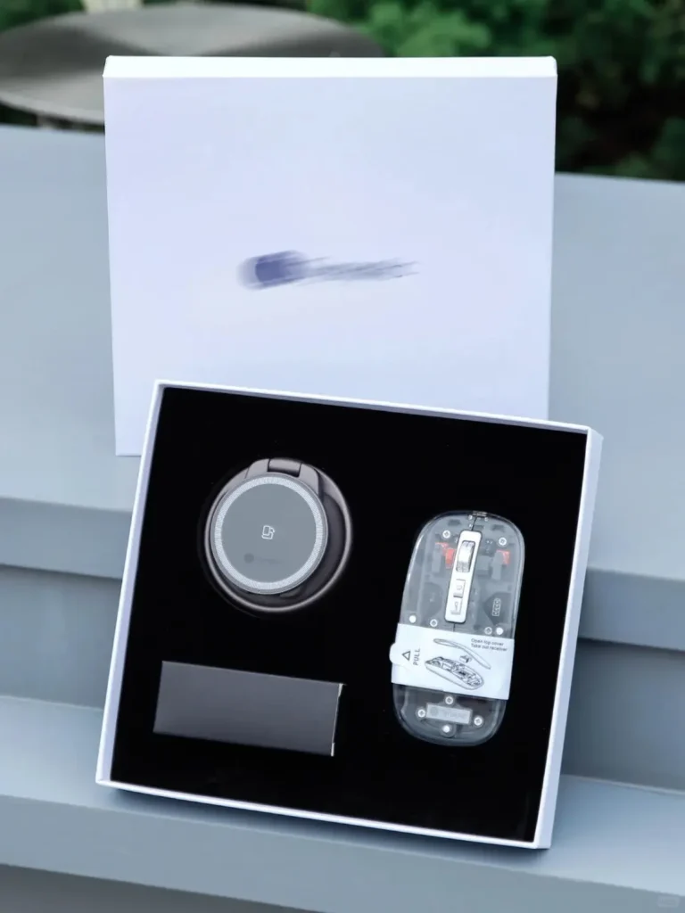 Κουτί δώρου για εταιρείες τεχνολογίας με διαφανές ποντίκι Bluetooth και πτυσσόμενο ασύρματο φορτιστή με λογότυπο της εταιρείας